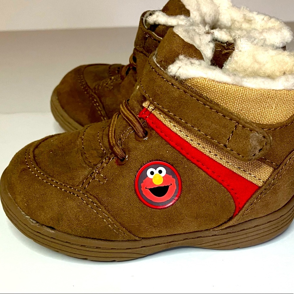 SESAME STREET BOYS SIZE 4 BROWN ELMO BOOTS